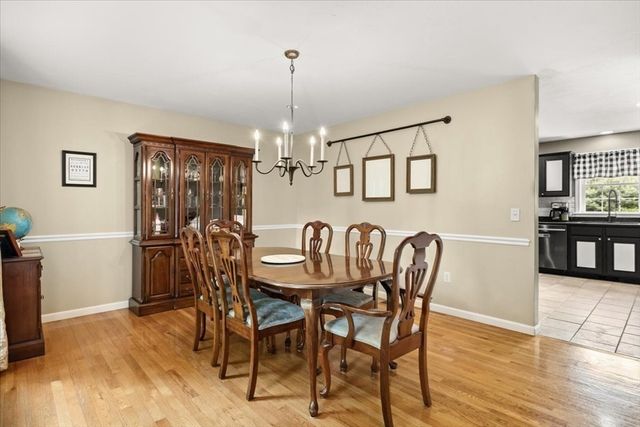 7 Parsons Walk, Berkley, MA 02779