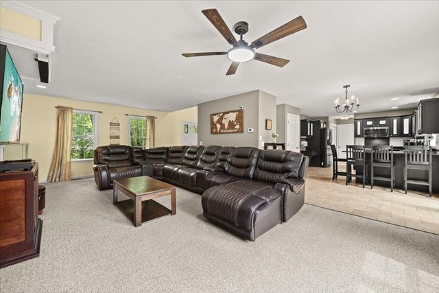 7 Parsons Walk, Berkley, MA 02779