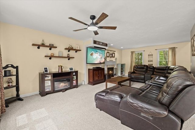7 Parsons Walk, Berkley, MA 02779