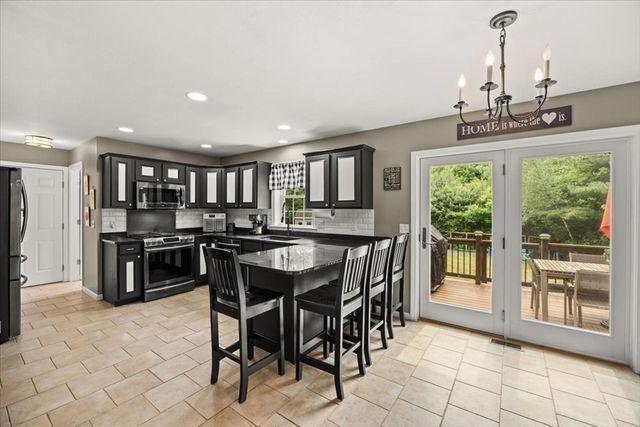 7 Parsons Walk, Berkley, MA 02779