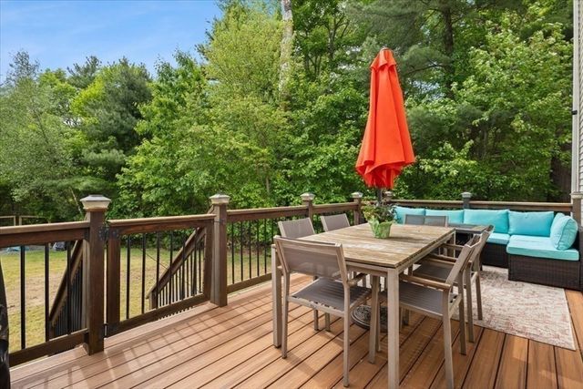 7 Parsons Walk, Berkley, MA 02779