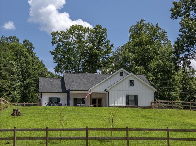 346 Woodland Lane, Hayesville, NC 28904