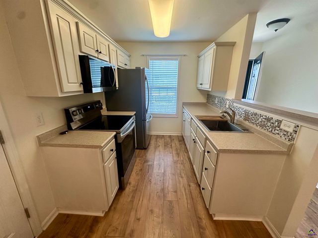 129 Kingston Village Drive, Perry, GA 31069