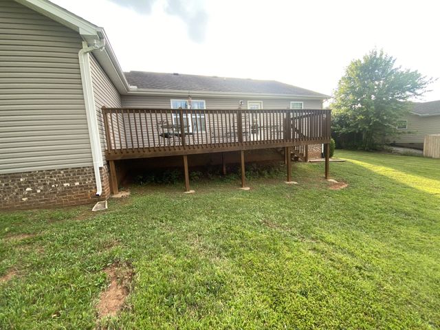 208 Arrowhead Dr, Mcminnville, TN 37110