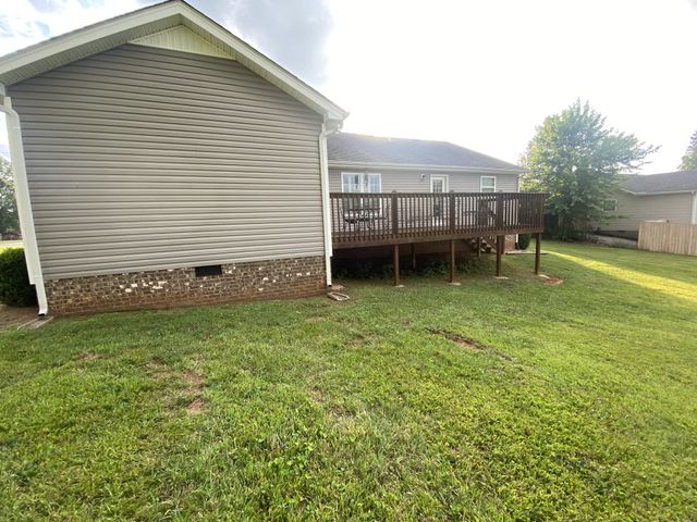208 Arrowhead Dr, Mcminnville, TN 37110