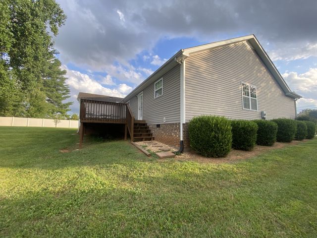 208 Arrowhead Dr, Mcminnville, TN 37110