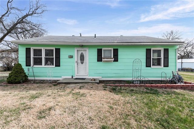 108 N Madison Street, Spring Hill, KS 66083