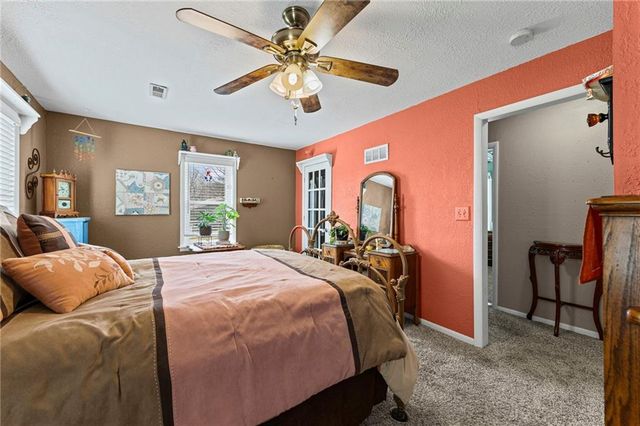 108 N Madison Street, Spring Hill, KS 66083