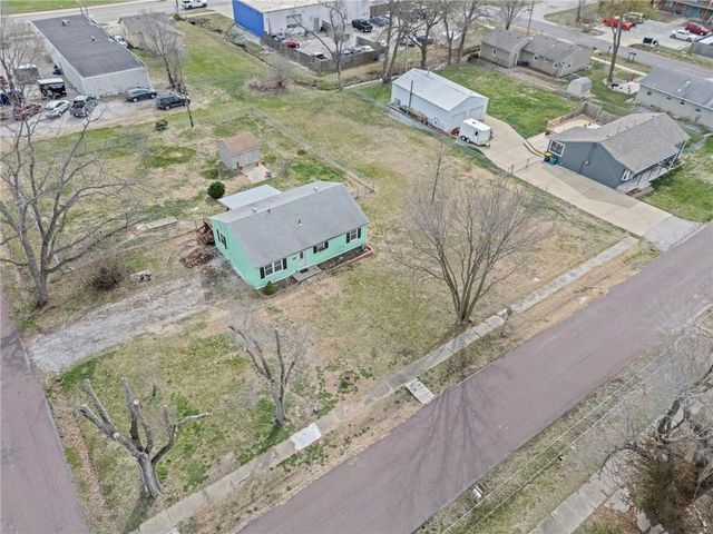 108 N Madison Street, Spring Hill, KS 66083