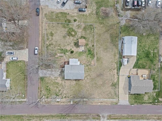 108 N Madison Street, Spring Hill, KS 66083