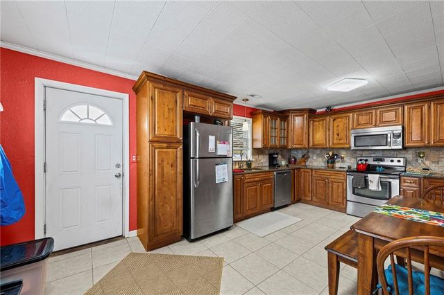 108 N Madison Street, Spring Hill, KS 66083