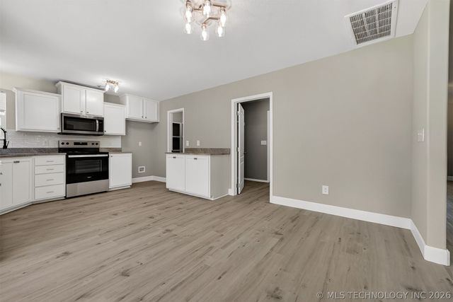 8590 E State Hwy 20, Claremore, OK 74019