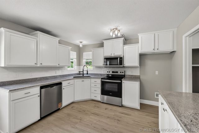 8590 E State Hwy 20, Claremore, OK 74019