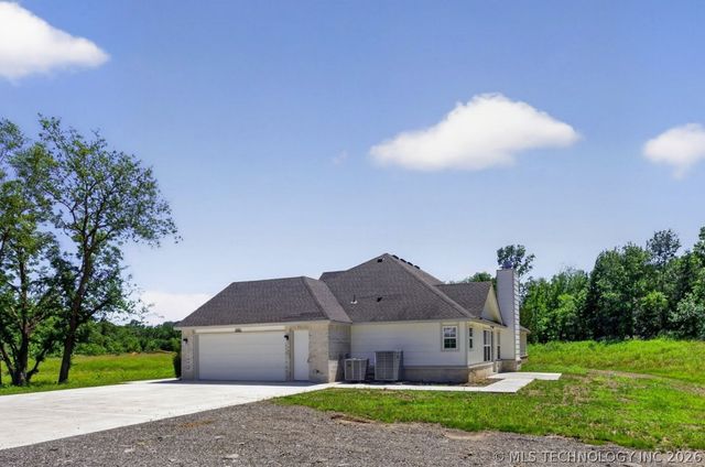8590 E State Hwy 20, Claremore, OK 74019