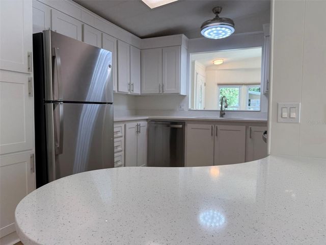 130 CLUBVIEW DRIVE 2, Safety Harbor, FL 34695