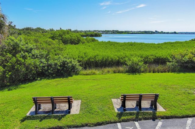 130 CLUBVIEW DRIVE 2, Safety Harbor, FL 34695