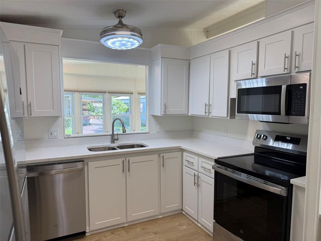 130 CLUBVIEW DRIVE 2, Safety Harbor, FL 34695