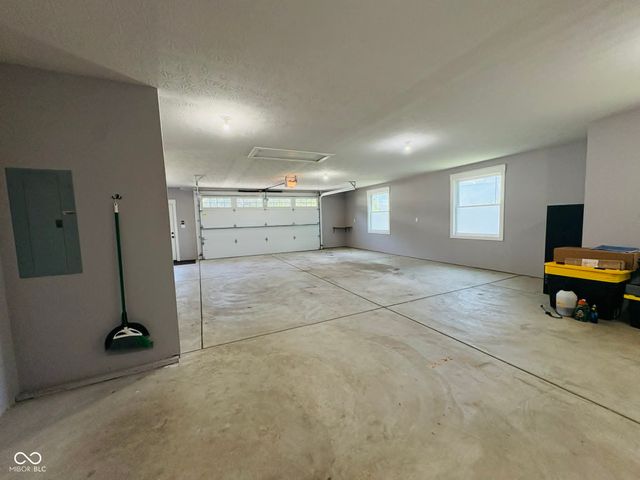 6820 W Rd 150 N, Bargersville, IN 46106