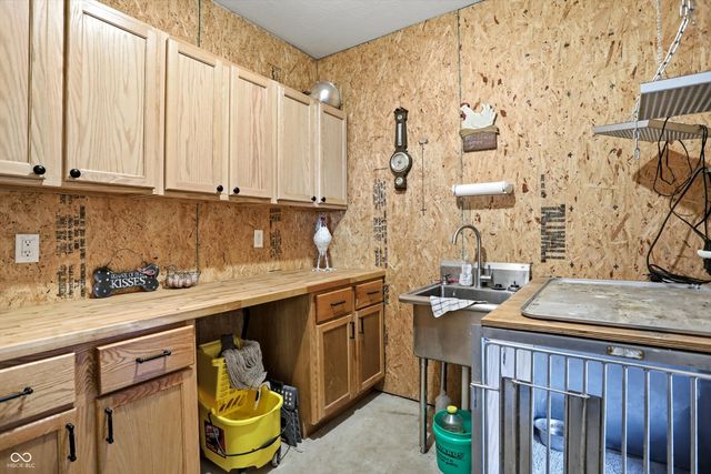 6820 W Rd 150 N, Bargersville, IN 46106