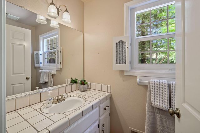 2505 Raleigh Ct, Turlock, CA 95382