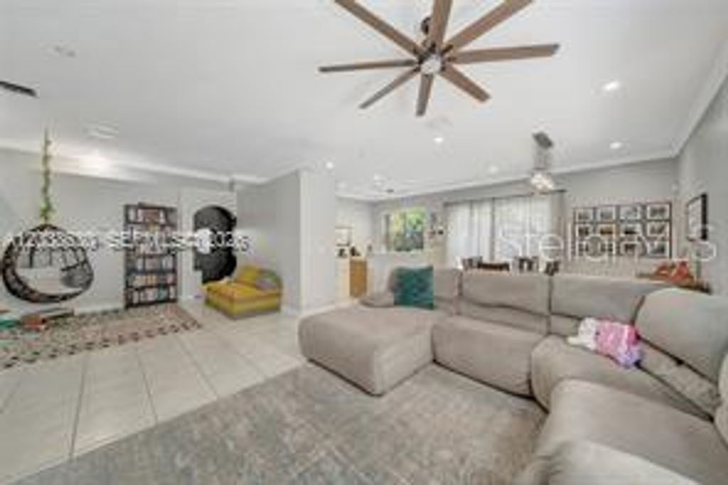 Image 1 of property listing at 1531 SW 194TH TERRACE, Pembroke Pines, FL 33029