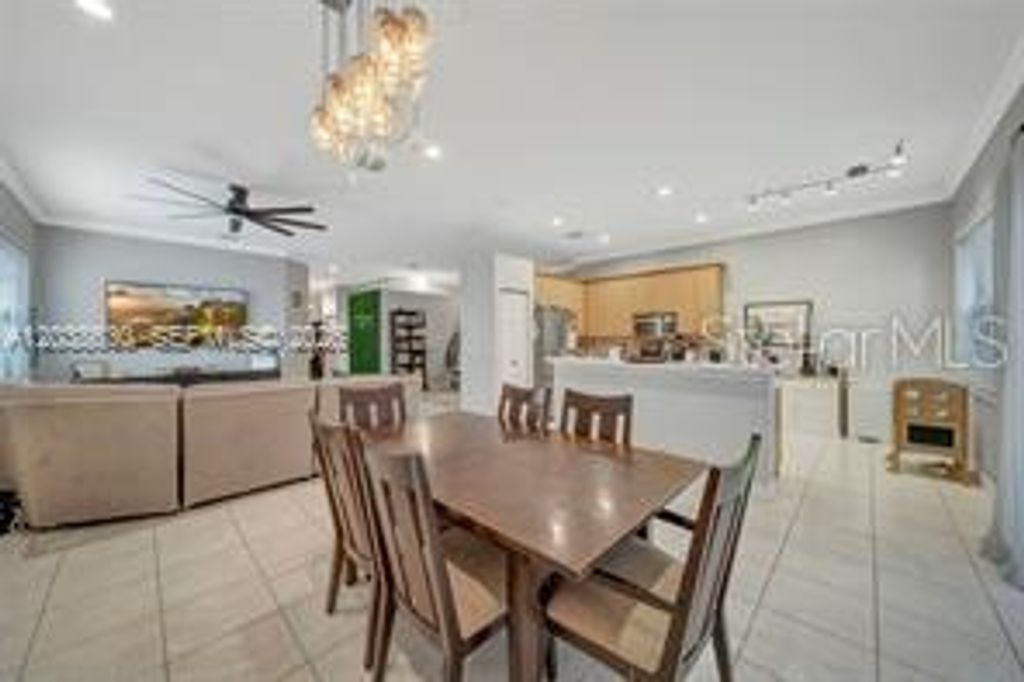Image 17 of property listing at 1531 SW 194TH TERRACE, Pembroke Pines, FL 33029