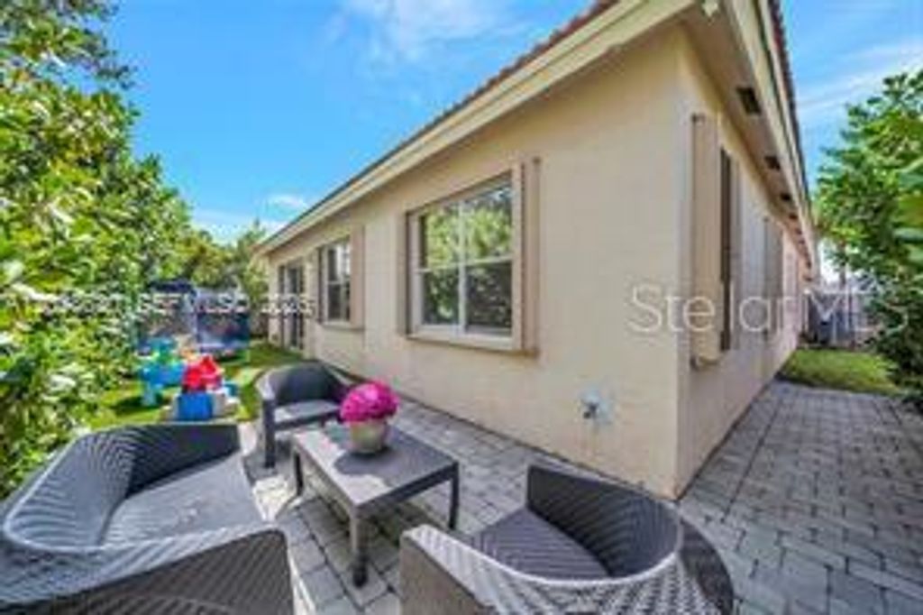 Image 42 of property listing at 1531 SW 194TH TERRACE, Pembroke Pines, FL 33029