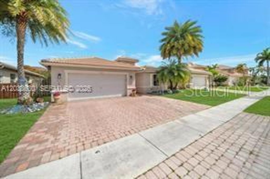 Image 45 of property listing at 1531 SW 194TH TERRACE, Pembroke Pines, FL 33029