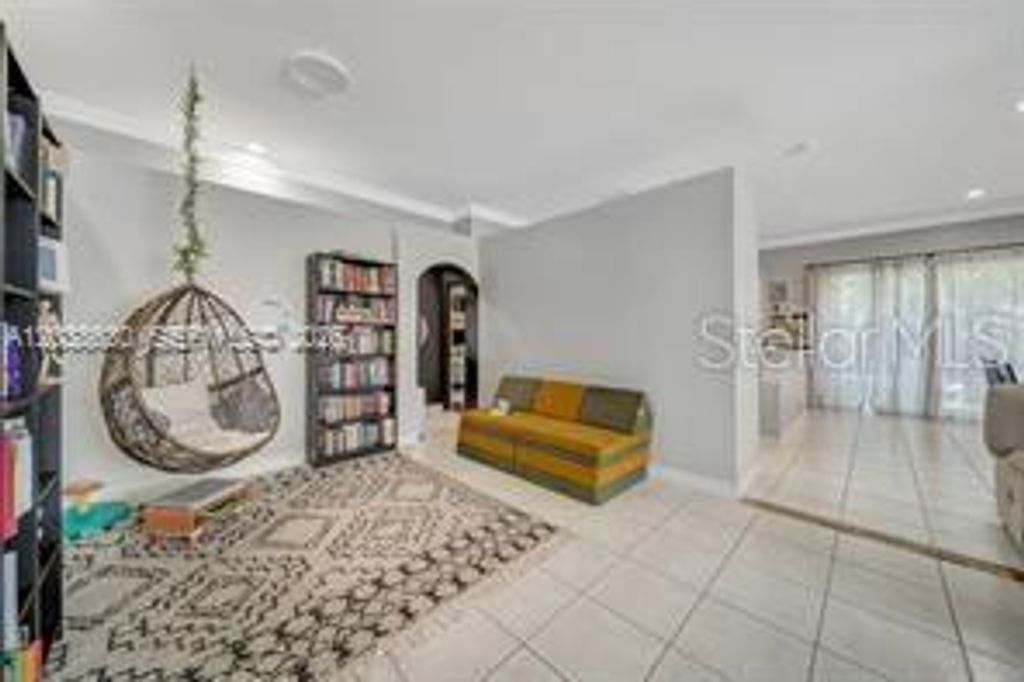 Image 10 of property listing at 1531 SW 194TH TERRACE, Pembroke Pines, FL 33029