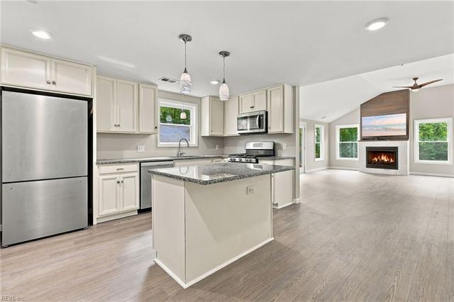 400 Pioneer RD, Suffolk, VA 23437