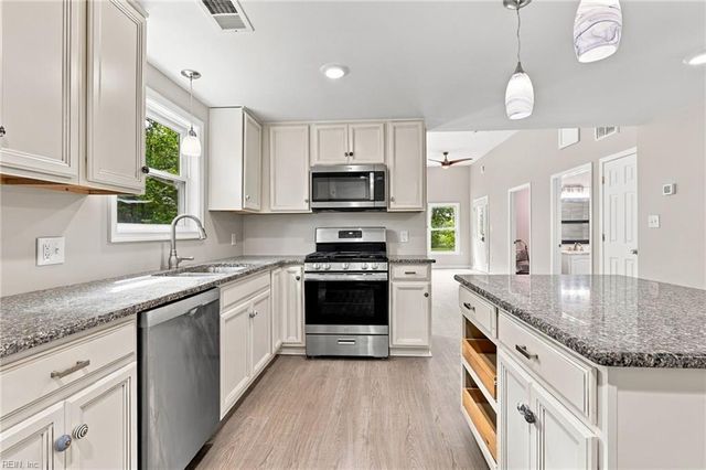 400 Pioneer RD, Suffolk, VA 23437