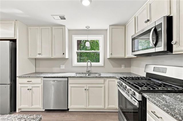 400 Pioneer RD, Suffolk, VA 23437