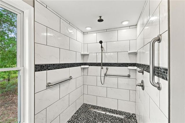 400 Pioneer RD, Suffolk, VA 23437
