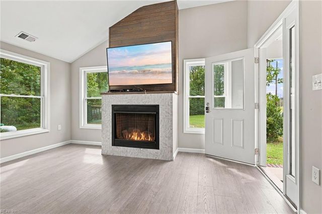 400 Pioneer RD, Suffolk, VA 23437