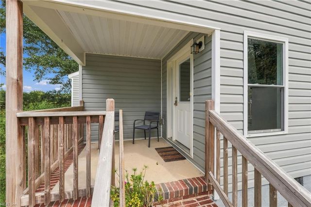 400 Pioneer RD, Suffolk, VA 23437