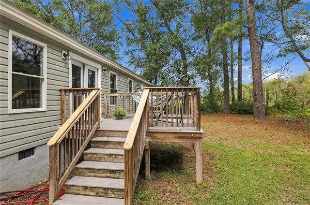 400 Pioneer RD, Suffolk, VA 23437