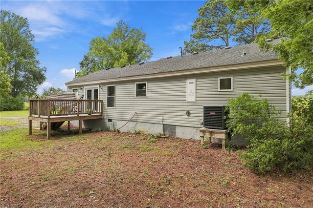 400 Pioneer RD, Suffolk, VA 23437