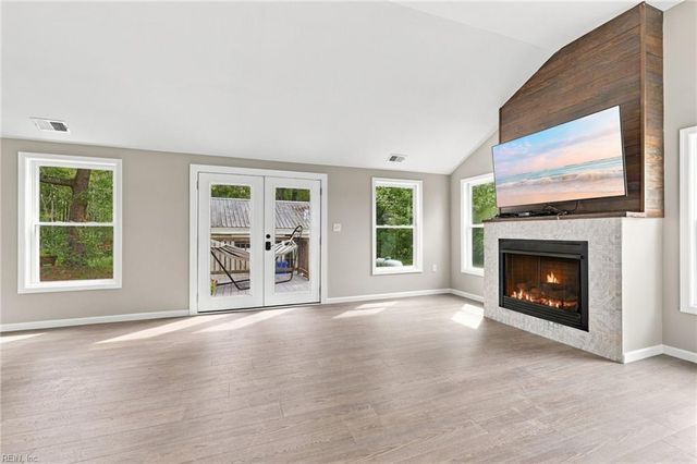 400 Pioneer RD, Suffolk, VA 23437