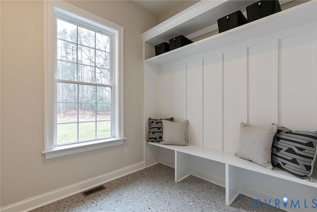 449 River Notch Dr, Goochland, VA 23238