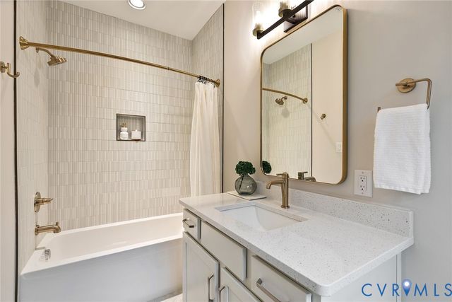 449 River Notch Dr, Goochland, VA 23238