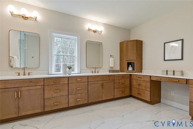 449 River Notch Dr, Goochland, VA 23238