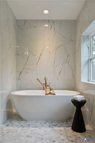 449 River Notch Dr, Goochland, VA 23238