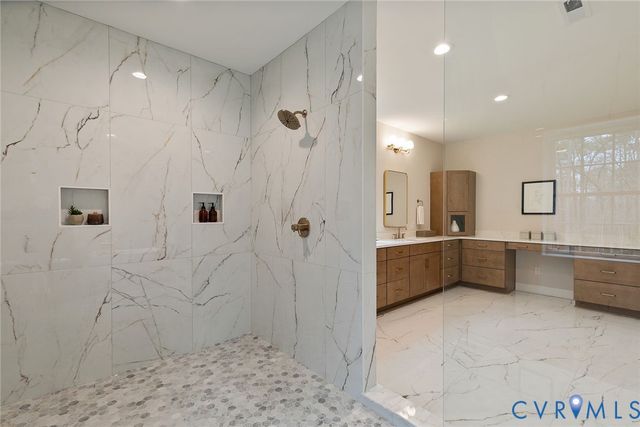 449 River Notch Dr, Goochland, VA 23238