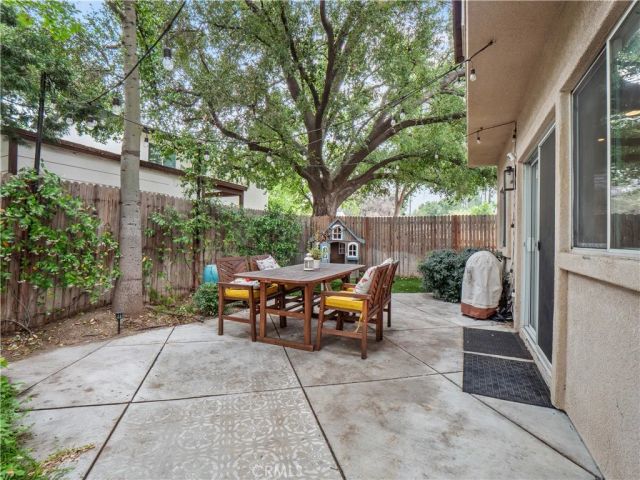 24842 Noelle, Newhall, CA 91321