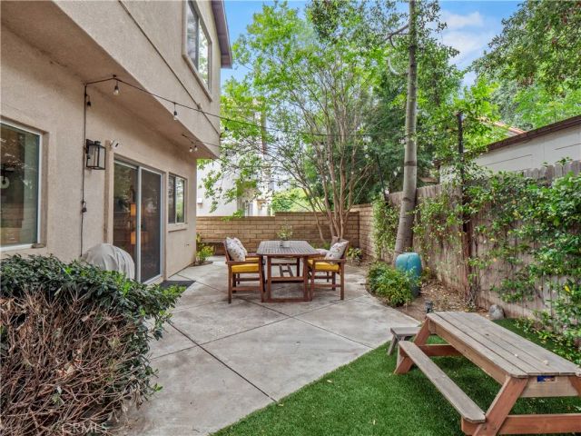 24842 Noelle, Newhall, CA 91321