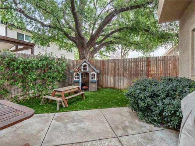 24842 Noelle, Newhall, CA 91321