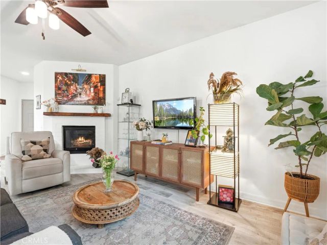 24842 Noelle, Newhall, CA 91321