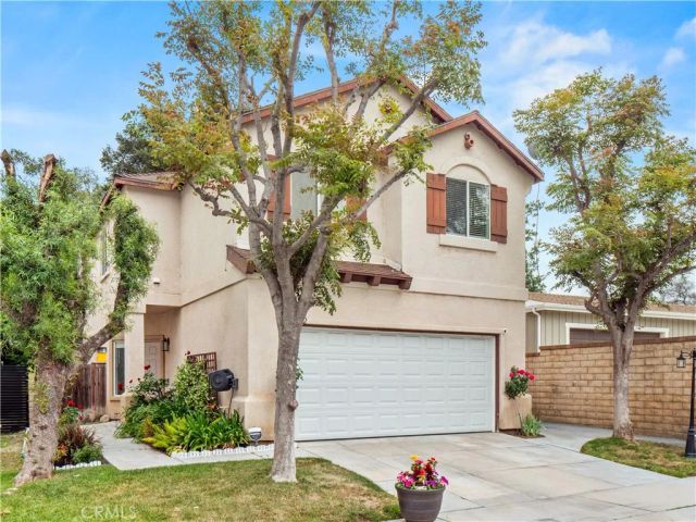 24842 Noelle, Newhall, CA 91321