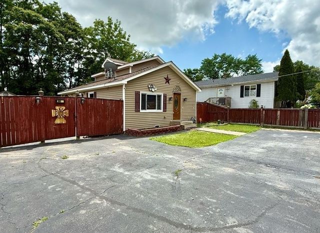 24633 W Passavant Avenue, Round Lake, IL 60073