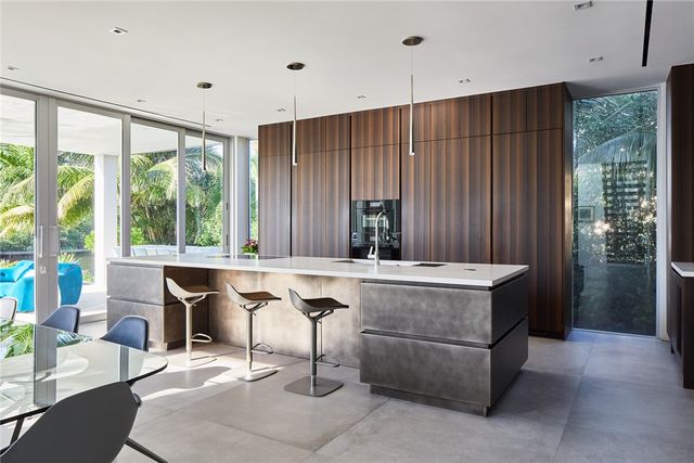 4561 Pebble Bay S, Vero Beach, FL 32963